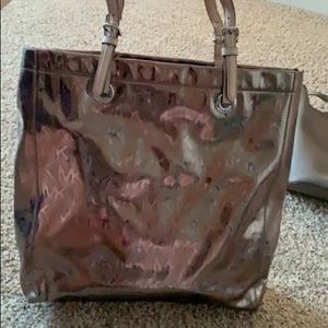 Women’s name brand purse